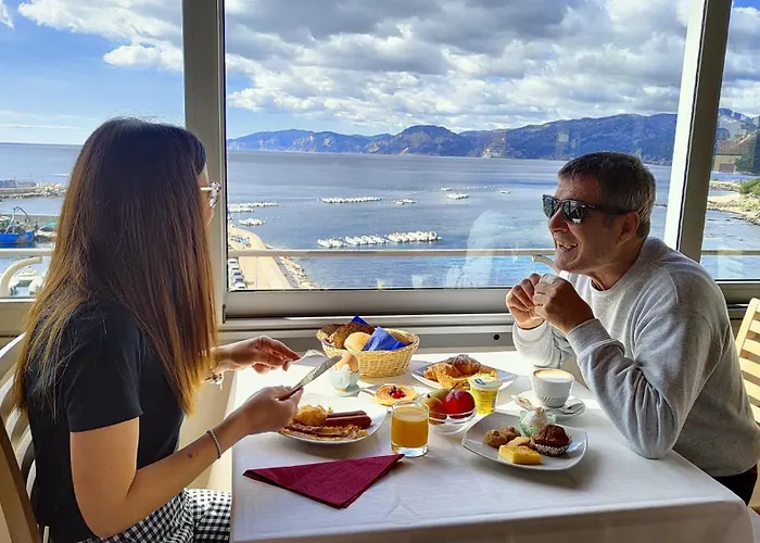 Bue Marino Hotel & Rooftop Bar